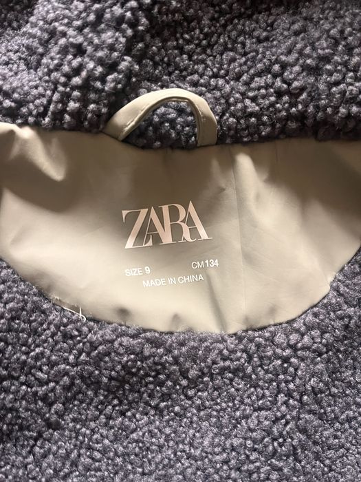 Casaco de inverno impermeavel da Zara em tom verde militar.
