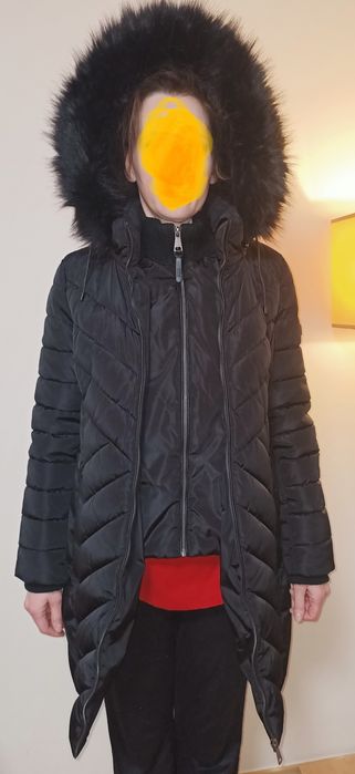 DKNY DL2MPE70 Pikowany płaszcz zimowy ze sztucznym futrem czarny ciepł