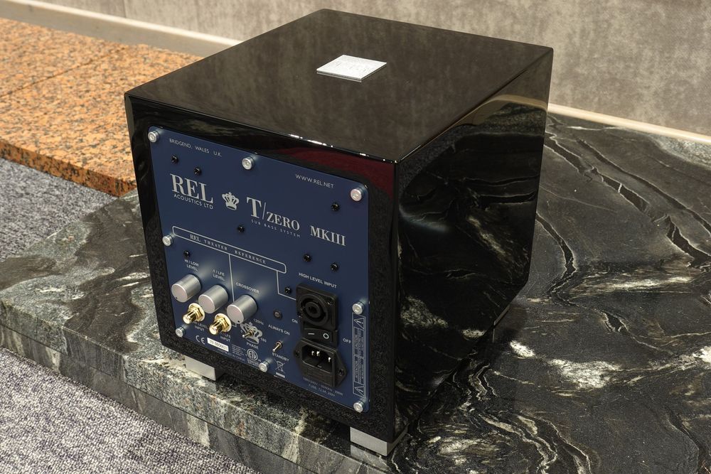 REL Tzero MKIII Czarny Subwoofer Aktywny Outlet