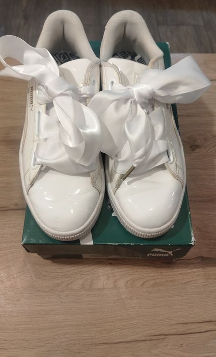 Białe sneakersy Adidasy Puma Basket z kokardami 38