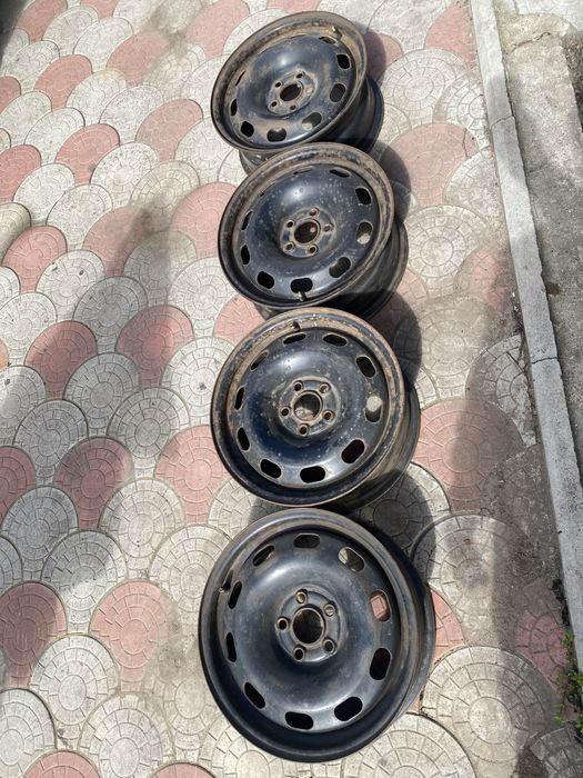 Продам Комплект 4 шт