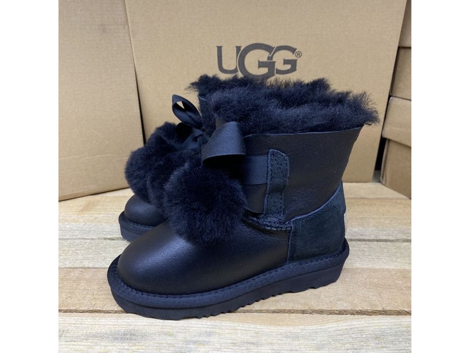 Розпродаж дитячих Ugg W Classic Mini ll Black Leather