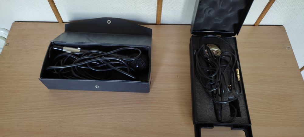 Микрофон для караоке  , LG .