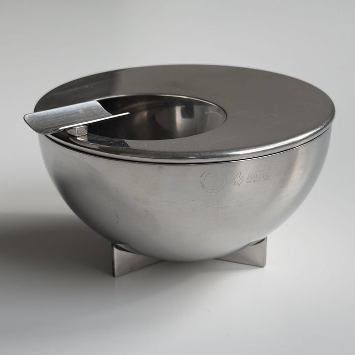 cinzeiro Bauhaus de Marianne Brandt 100 anos edição limitada de Alessi
