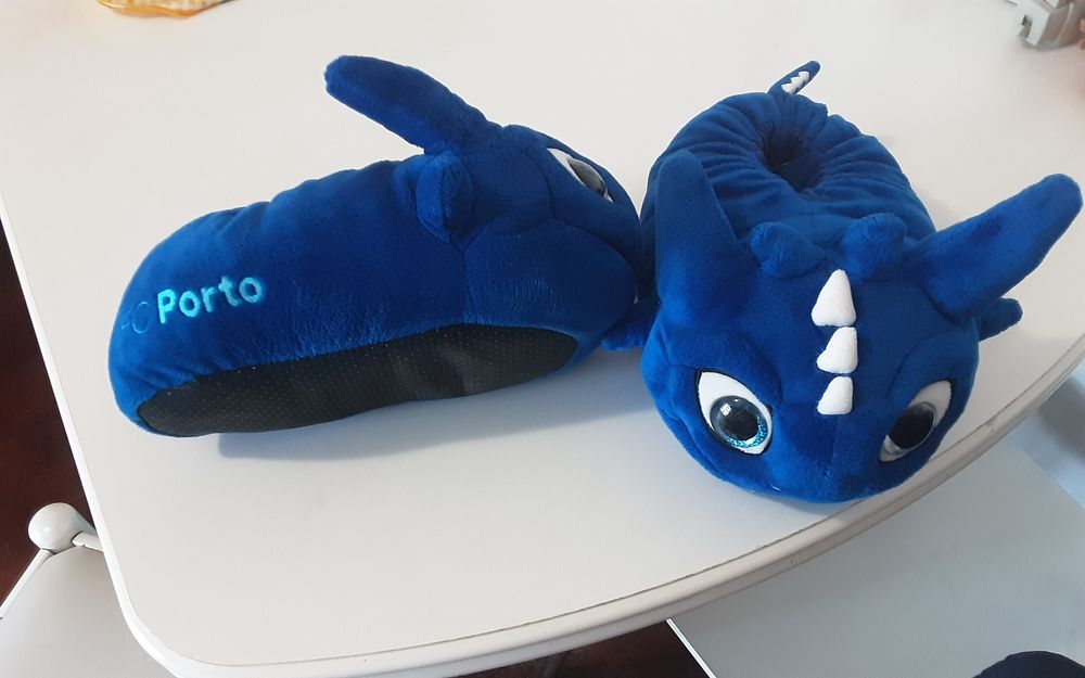 Pantufas criança dragao