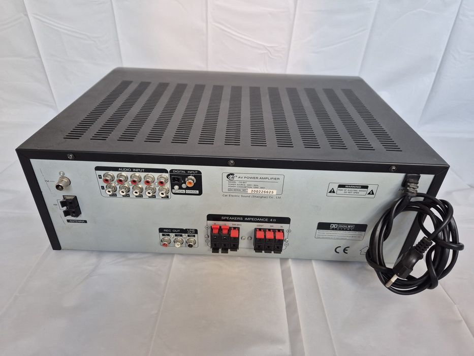 CAT CS-907 amplituner