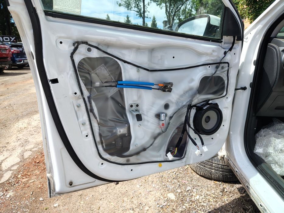 Двері Дверка Ліва задня права Hyundai Kona 18-23 77004J9020 Колір SAW