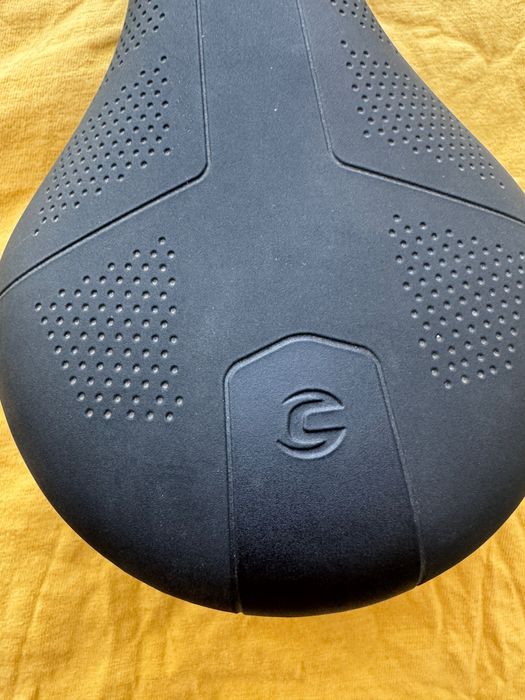 Низькопрофільне велосидіння Selle Royal