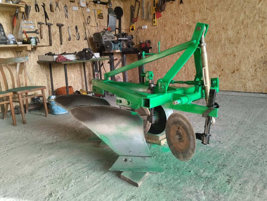 Плуг 2-25 двохкорпусний до трактора