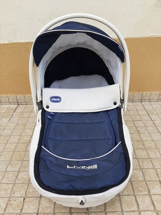 Vende se  alcofa e mala da chicco