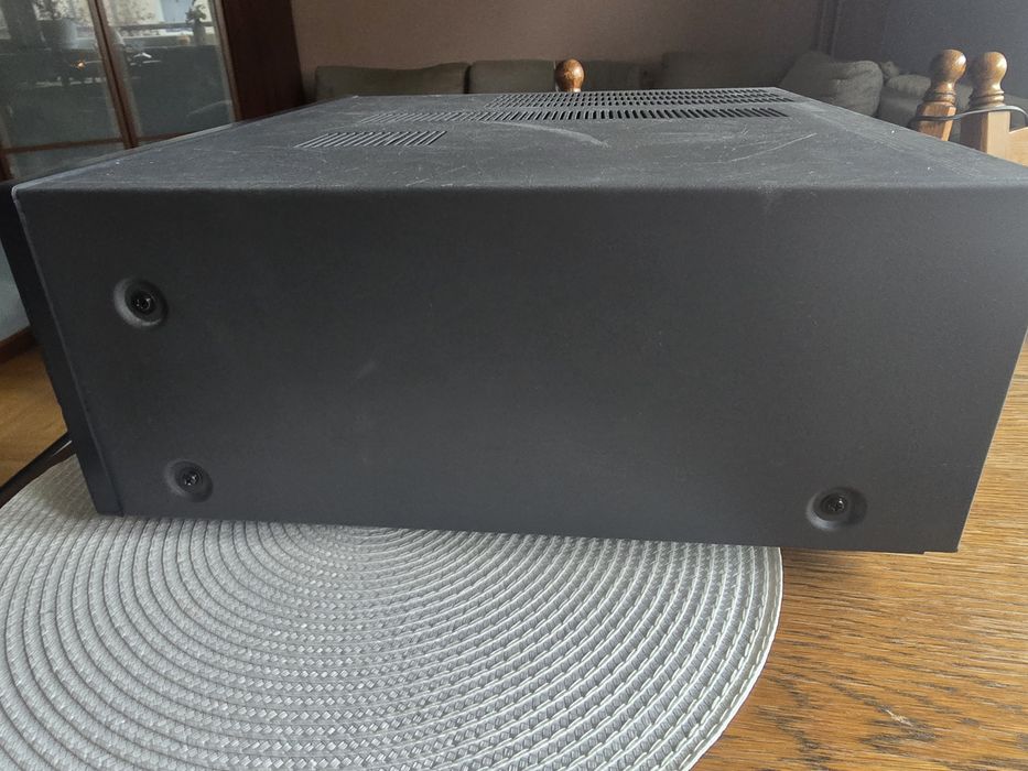 Amplituner kina domowego NAD T 753