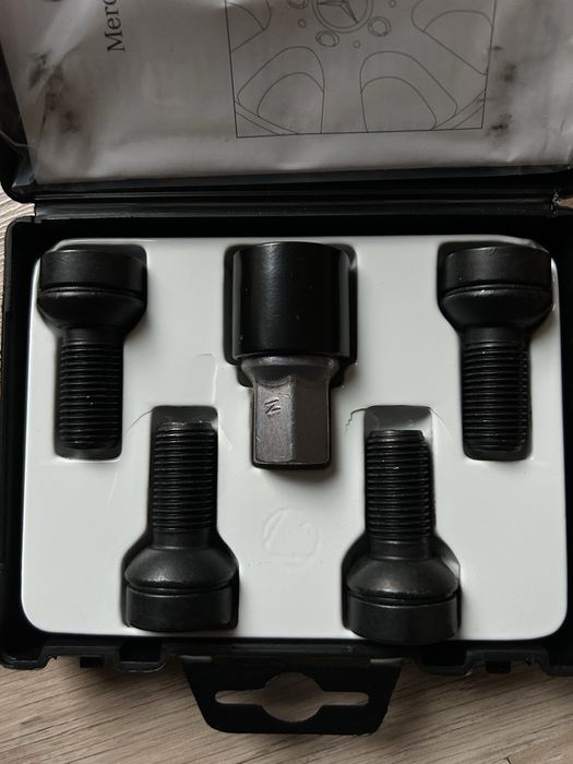 Mercedes śruby antykradzieżowe