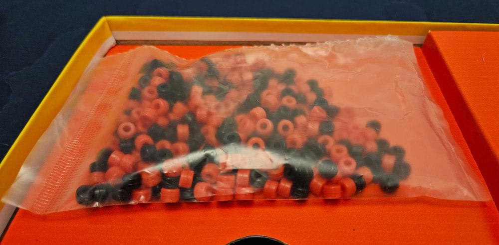 Biedronka i czarny kot - zestaw do projektowania bransoletek