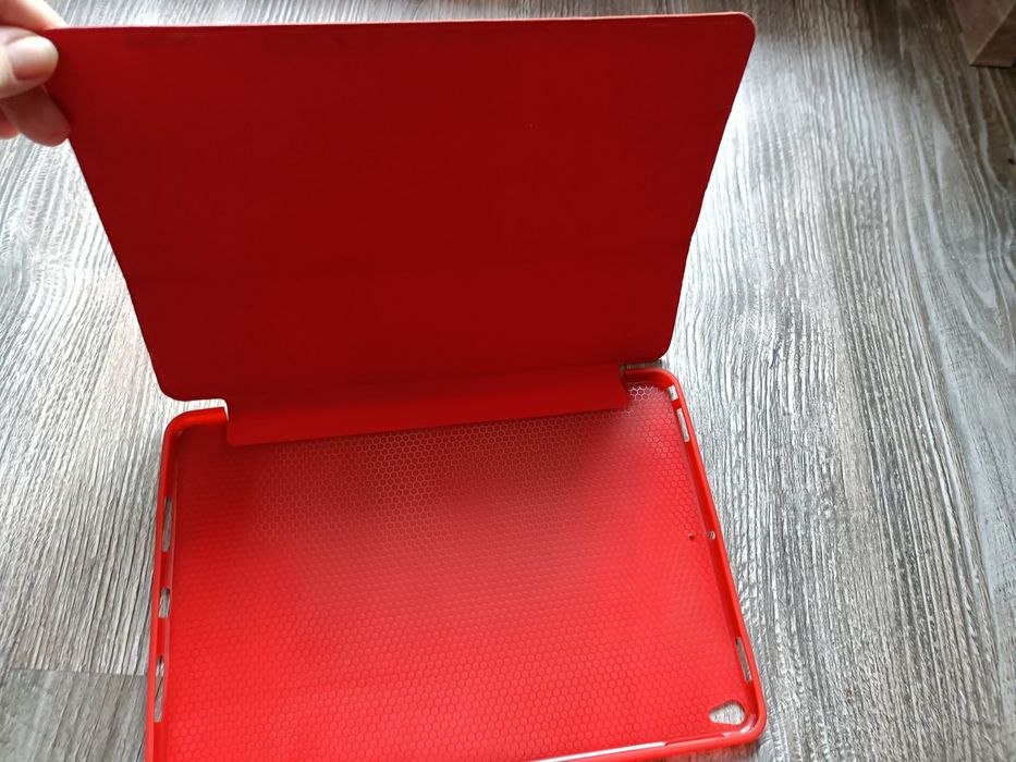 Etui na tablet czerwony