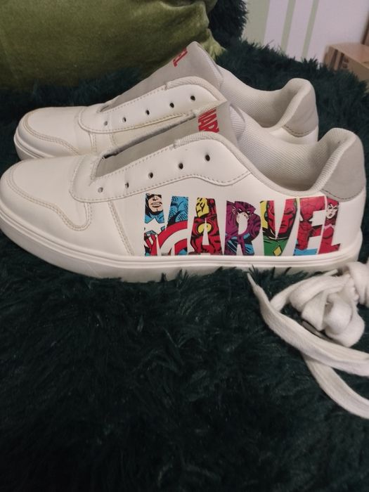 Buty sportowe MARVEL roz 39