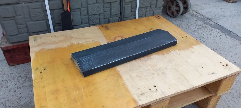 Дашки на паркан, накриття на стовбець, парапети власне виробництво.