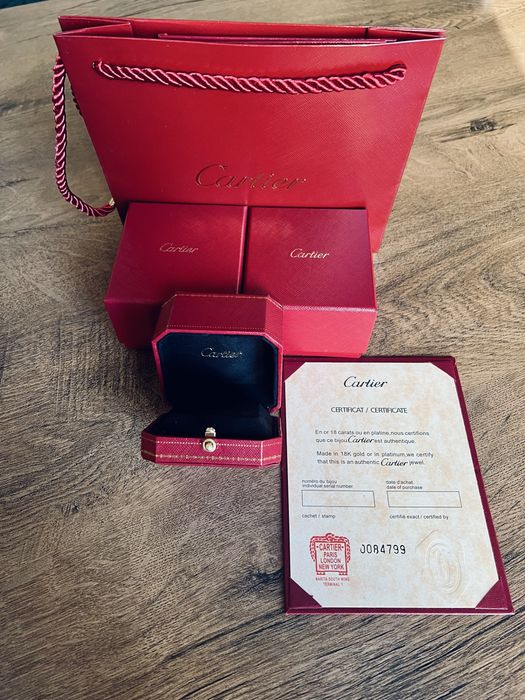 Фірмова упаковка Картьє  (Cartier) для сережок або каблучки.