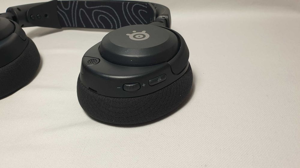 Słuchawki bezprzewodowe SteelSeries Arctis Nova 5 BT stan BDB.