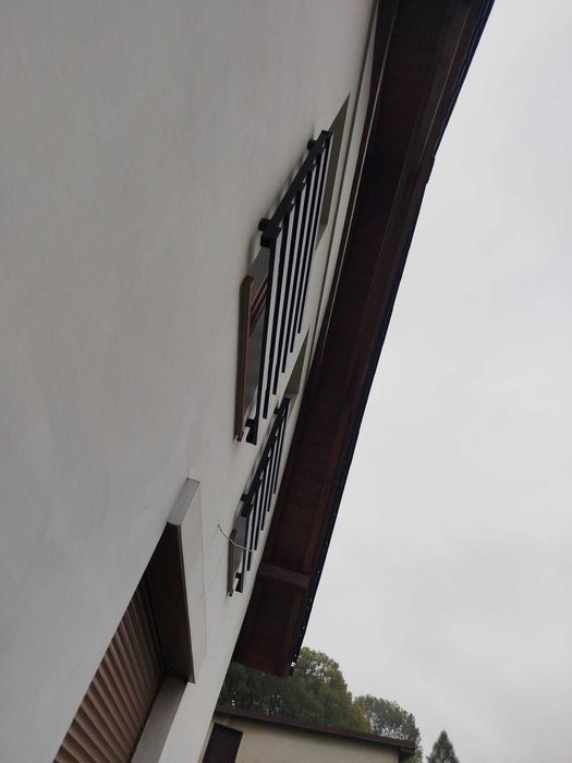 Mocowanie elementu do ściany zewnętrznych , mocowanie balustrad, belek