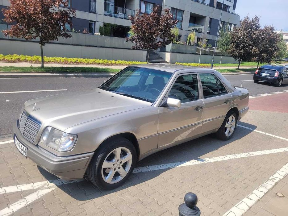 Mercedes-Benz W124