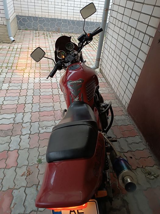 Продам Honda cb400