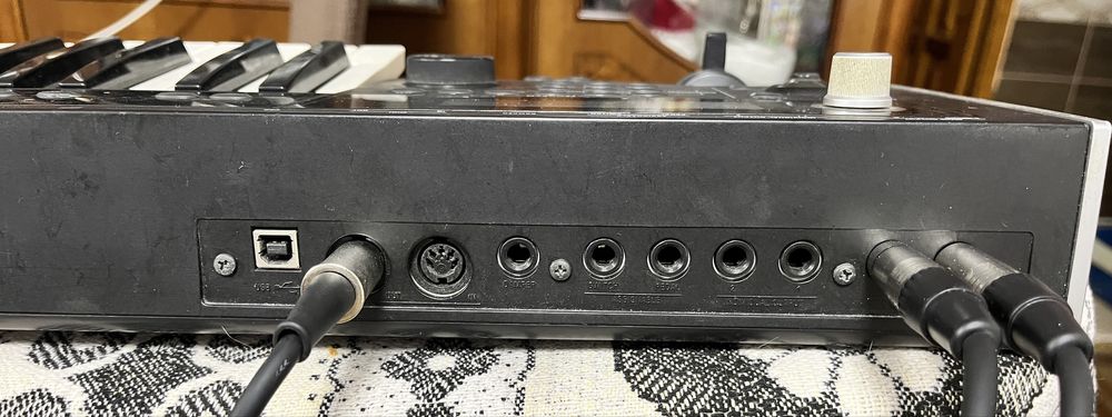 Korg Micro X + Hard Carry Case