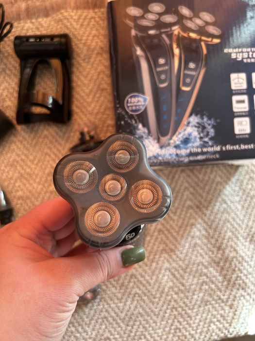 Чоловіча електробритва безпровідна