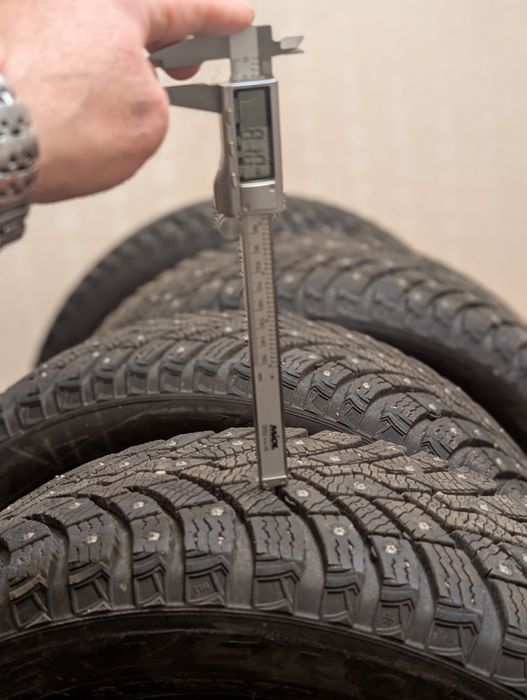 Шини Pirelli  205/55 R16 ice zero 2 зимові шипованні, більше 8 мм