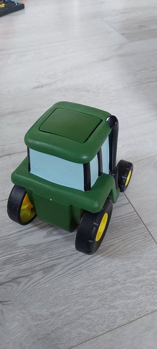 Traktor John Deere naciśnij i jedź