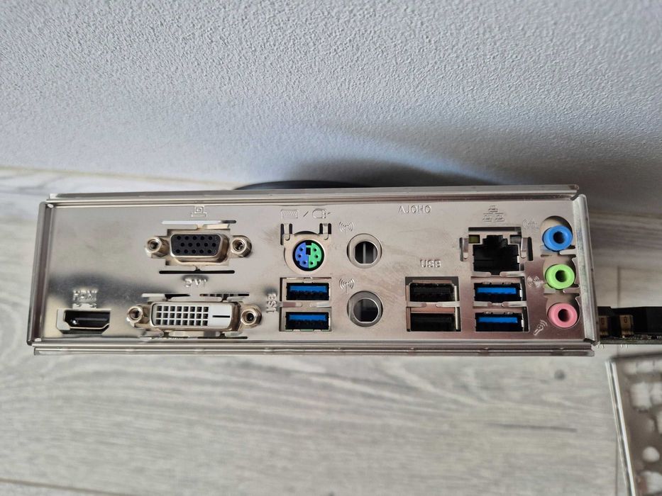 свіжий s1200 сет з відео Intel Pentium G6400 4GHz + ASRock H470 M.2 SSD i M.2 Wi-Fi