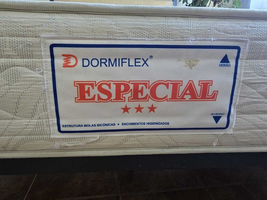 Estrado cama solteiro com colchao