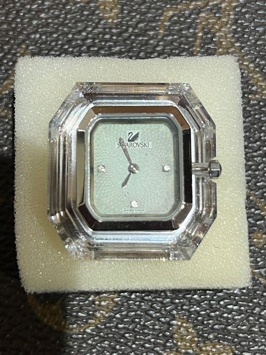 Наручные часы Swarovski