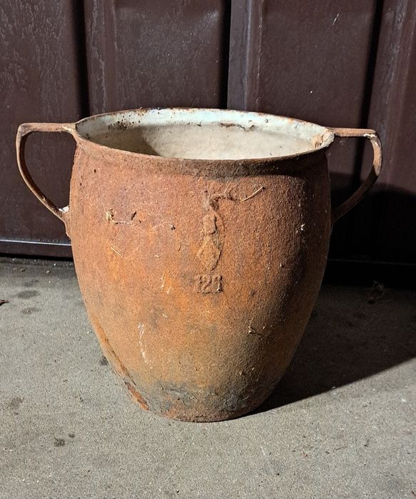 Stary wazon dzban garnek