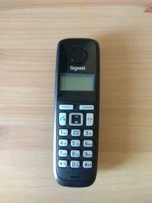 Gigaset A220 Cordless Phone and A220 Charging Base64752043709057122