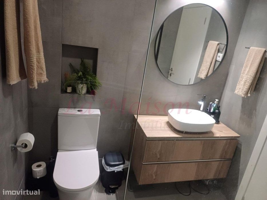 Apartamento T3 transformado em T2 em Odivelas