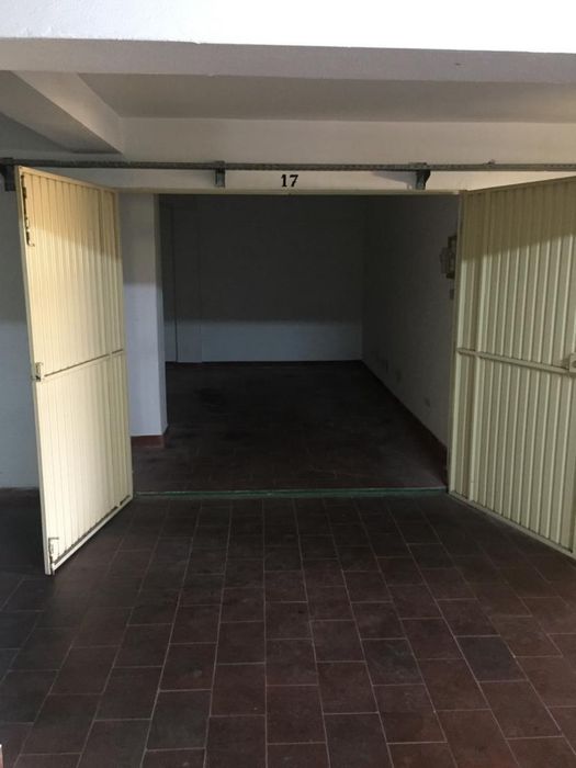 Vendo garagem setubal