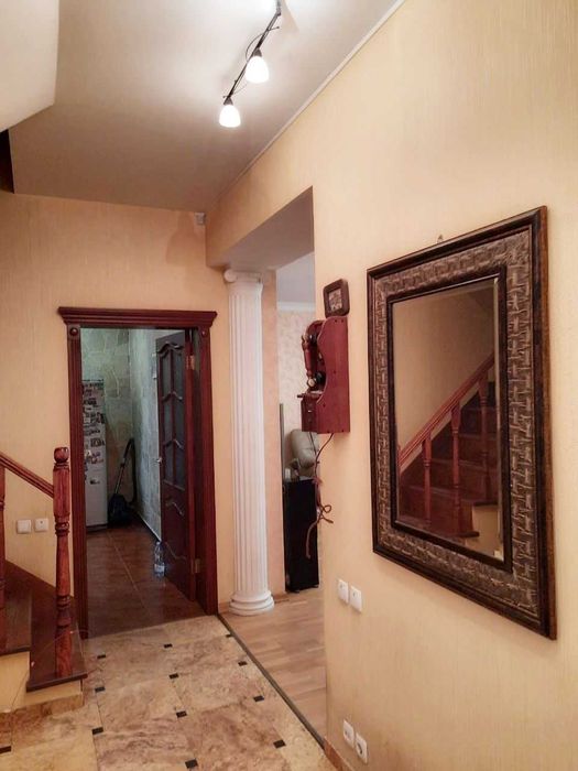 Продам 4к.двухярусн.сталинку,евроремонт,дорогая мебель,ул.Сумская 71