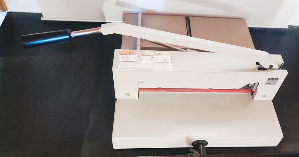 Guilhotina IDEAL 4205