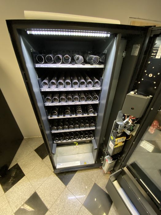 Automat Vendo G Snack BS8 SandenVendo 8 Vendingowy Vending Sprzedający Sprężynowy