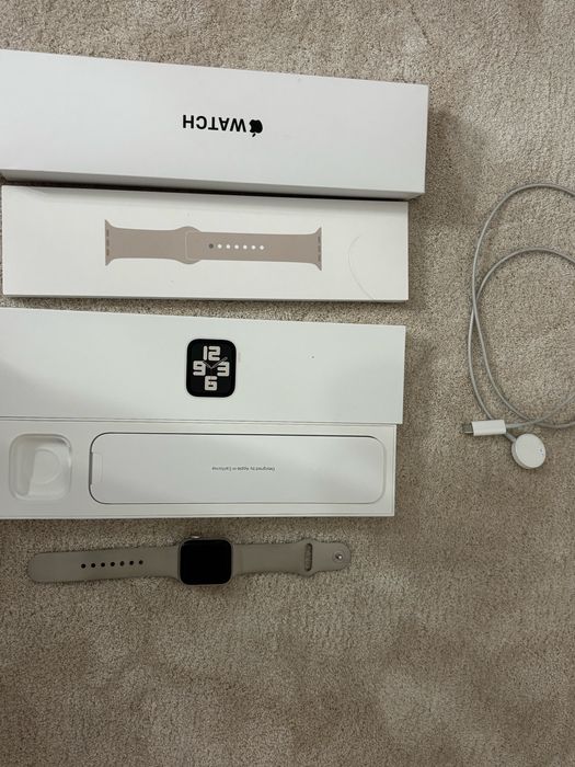 Apple Watch SE (GPS) (2. generacji) 40 mm