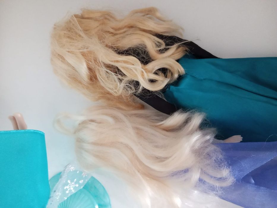 Frozen Reino do Gelo, 3 bonecas Elsa 30€