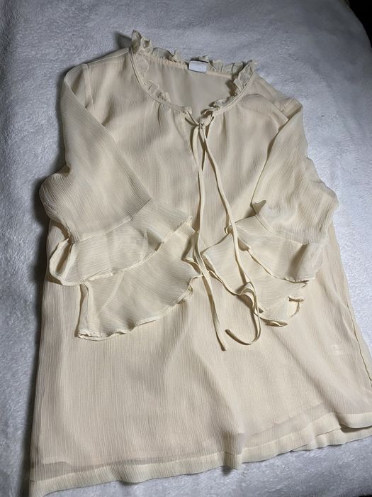 молочна сорочка з рюшами