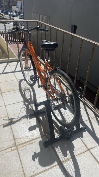 Suporte de bicicleta com bicicleta aluminum