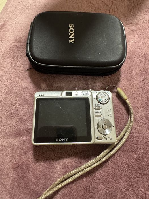 Цифровий фотоапарат Sony