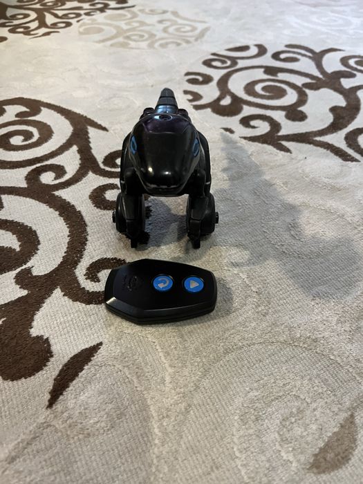 Динозавр на пульті