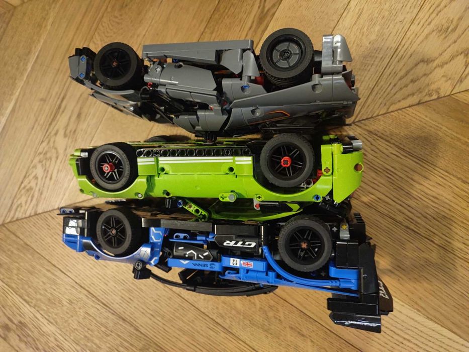 3 pojazdy LEGO Technic: 42138, 42123 oraz