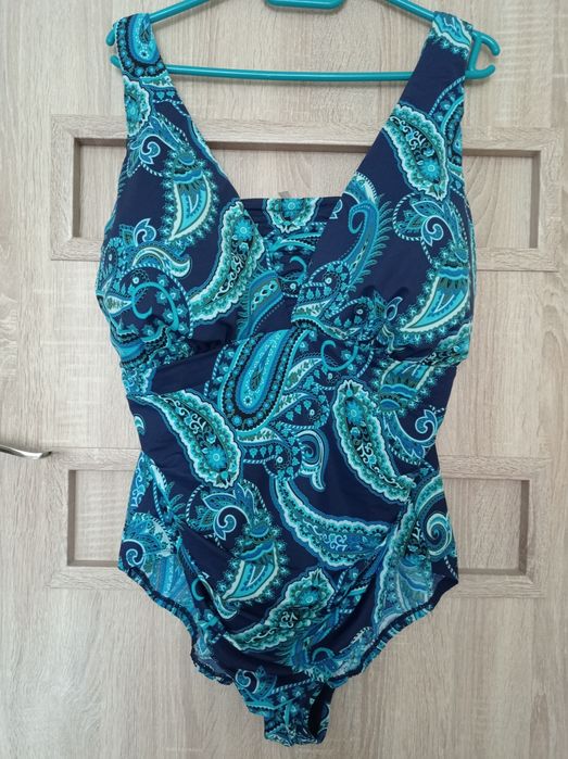 Strój rozmiar 52 jednoczęściowy