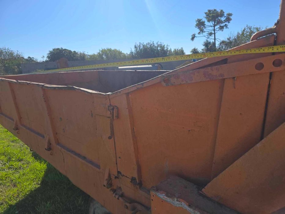 Reboque agricola espalhador de estrume - usado