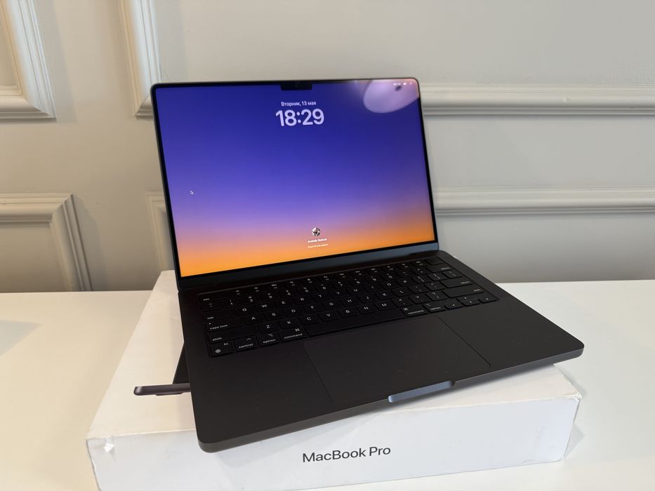 MacBook Pro 14 M1 Pro 10/16 16/1TB Space Gray MKGQ3