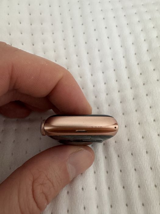 Apple Watch SE 40 mm złoty gold